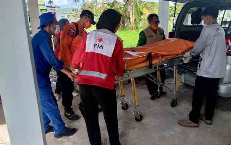 PMI Seruyan Tunjukkan Aksi Kemanusiaan dalam Evakuasi Korban Tenggelam di Kuala Pembuang