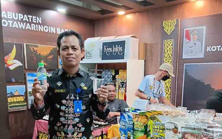 Pemkab Kobar Promosikan Produk UMKM dan AMDK Banyu Kinum di Kalteng Expo 2025