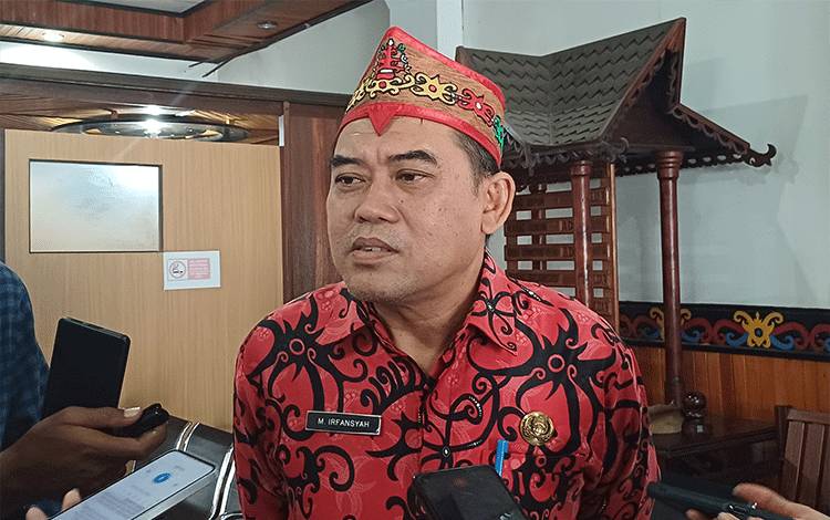Disdik Kotim Pelajari Kebermanfaatan Program Seragam Gratis untuk Siswa