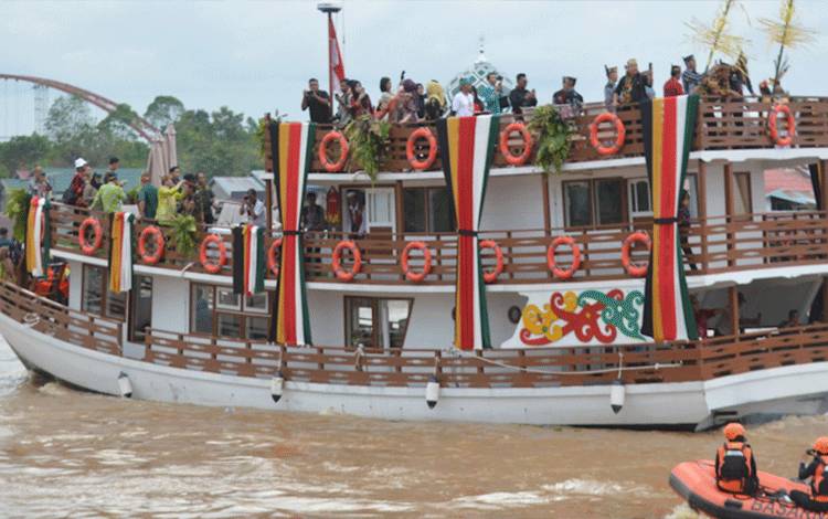 Pengembangan Ekowisata Sungai Kahayan Melalui Kapal Wisata Susur Sungai