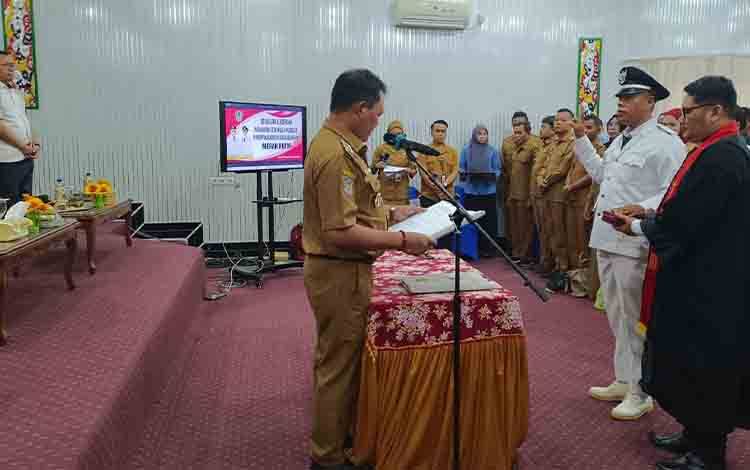 Bupati Seruyan Lantik Pj Kades Derawa