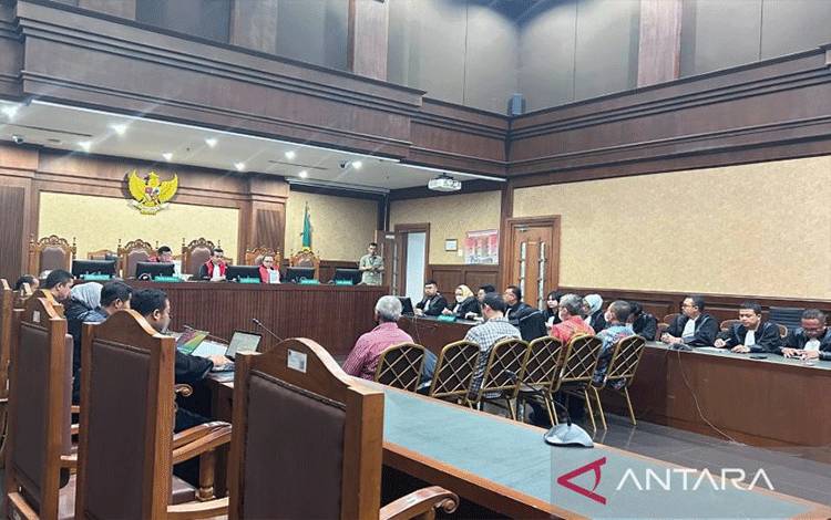 Hakim Vonis Enam Terdakwa Korupsi Tata Kelola Emas 8 Tahun Penjara