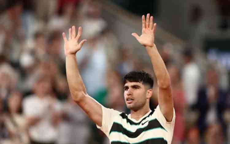 Alcaraz Bangkit untuk Tetap di Pacuan Pertahankan Gelar French Open