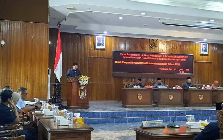Semua Fraksi DPRD Kobar Setujui 1 Ranperda dan Sepakat Tunda 1 Ranperda untuk Pembahasan Lanjutan