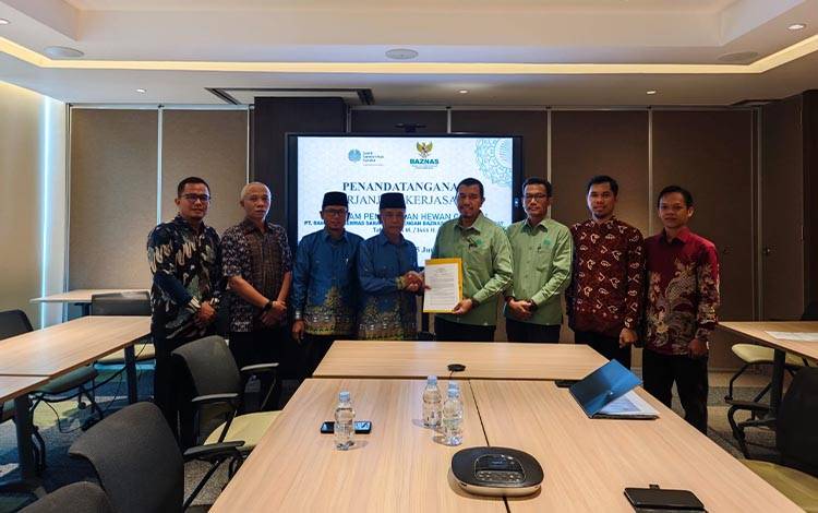 PT Sawit Sumbermas Sarana Tbk dan BAZNAS Kobar Tandatangani Kerja Sama Penyaluran Hewan Kurban 1446 H/2025 M
