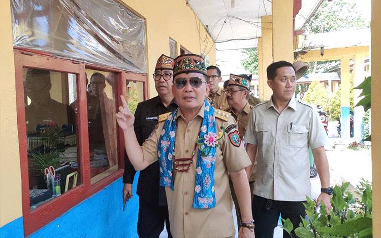 Gubernur Kalteng Tegaskan Larangan Penahanan Ijazah