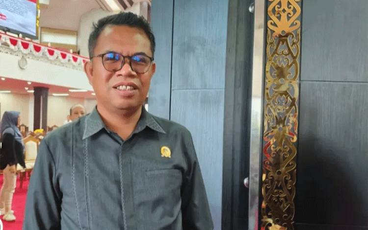 Jalan Menuju Pelabuhan Segintung Butuh Perbaikan Serius