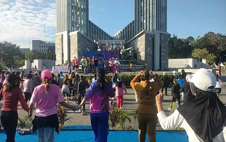 Pengurus NasDem Kalteng Senam Zumba dengan Senator Turki