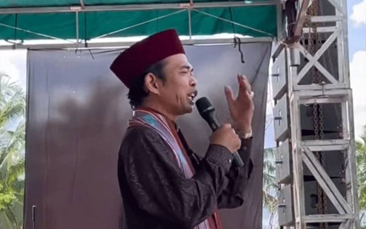 Ribuan Jamaah Hadiri Tablig Akbar UAS di Lapangan Batu Munduk Tumbang Samba Katingan