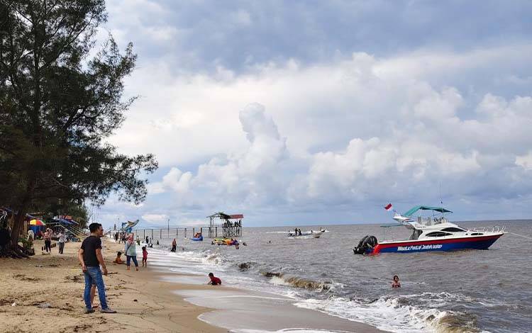 Disbudpar Kotim Usulkan Pantai Ujung Pandaran Dikelola BUMD