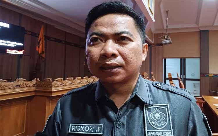 DPRD Kotim Siap Fasilitasi Jika Ada Aduan Penahanan Ijazah