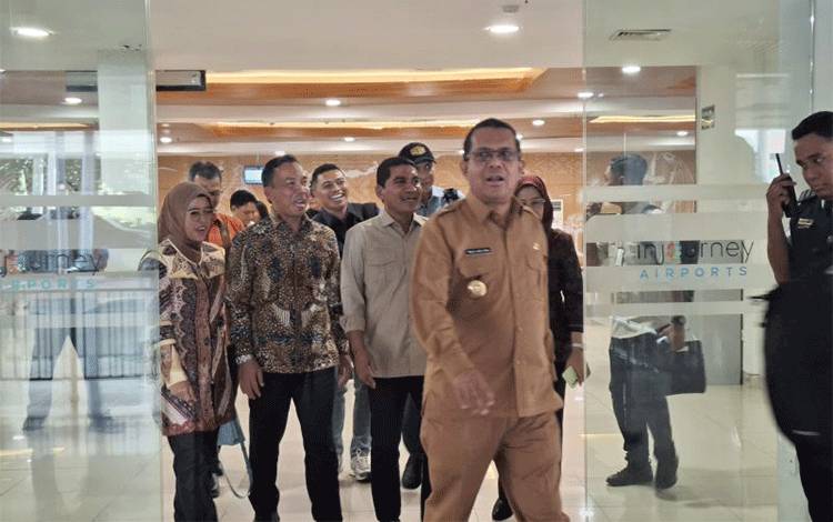 Pesawat yang Ditumpangi Mendukbangga Gagal Mendarat di Larantuka