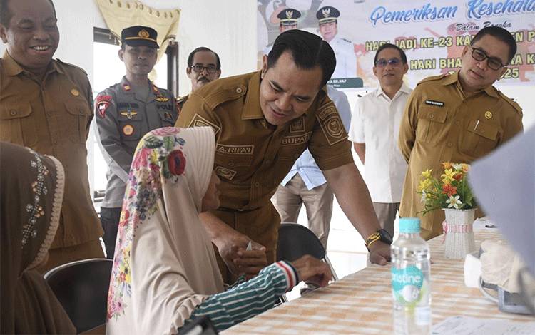 Pemeriksaan Kesehatan Gratis Sasar 3 Kecamatan, Bupati Pulpis Pantau Langsung Pelayanan
