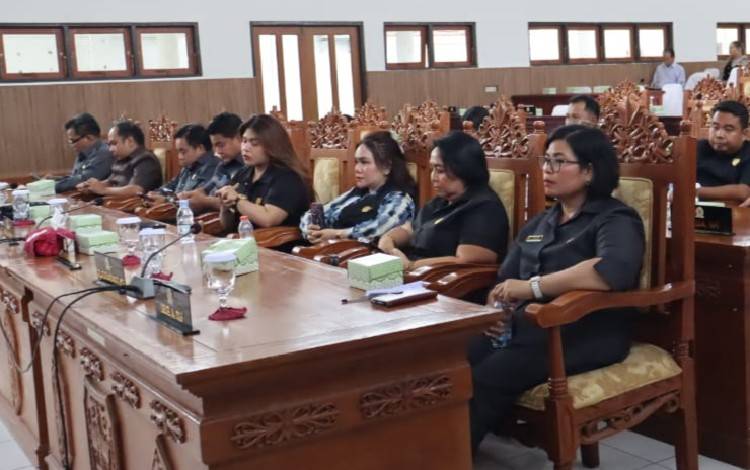 Fraksi PDIP DPRD Gunung Mas Soroti 3 Alat Berat di Dinas Pertanian