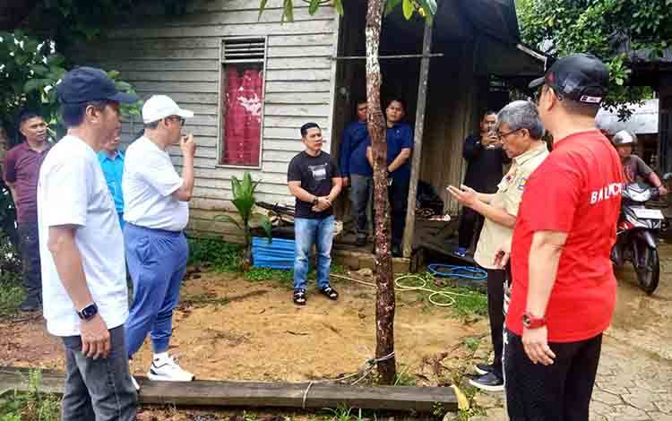 Pj Bupati Barito Utara Tinjau Jembatan dan Lokasi Relokasi Warga di Jalan Lingkar Kota