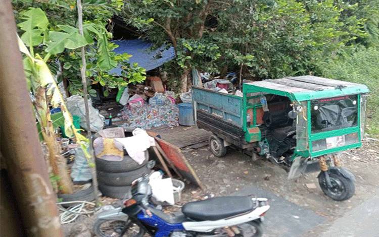 Satpol PP Kalteng Tertibkan Bangunan Tanpa Izin di Lahan Pemerintah