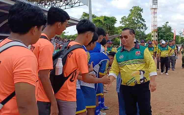 Bupati Kotim Wacanakan Pengembangan Stadion 29 Nopember