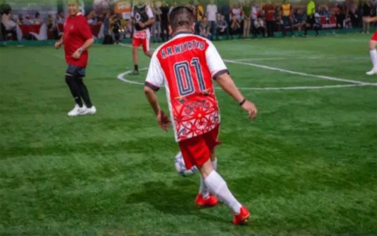 Ikut Beraksi di Lapangan Hijau, Bupati Kapuas Hadiri Final Mini Soccer HUT Bhayangakara