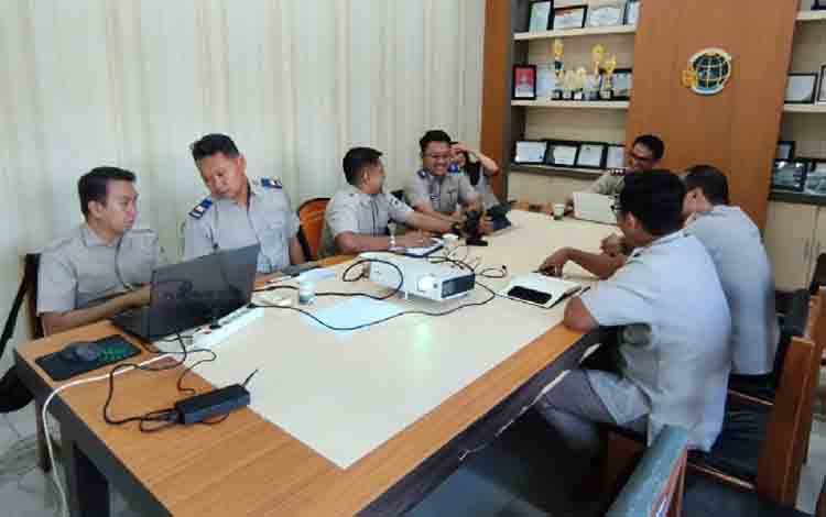Kepala Kantor Pertanahan Kabupaten Gunung Mas Ajak Para Pegawai Maksimalkan Kinerja