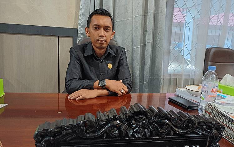 DPRD Kotim Suarakan Keluhan Masyarakat Pulau Hanaut: Jembatan Rusak, Air Bersih Minim, Tempat Ibadah Tak Layak