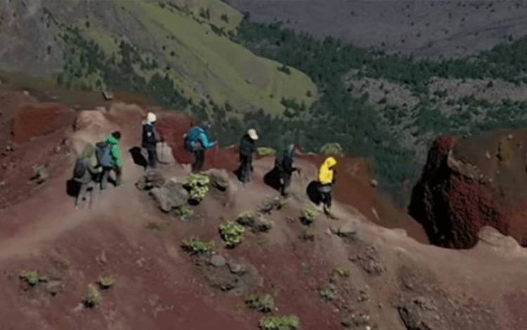 Pembangunan Kereta Gantung ke Gunung Rinjani Batal