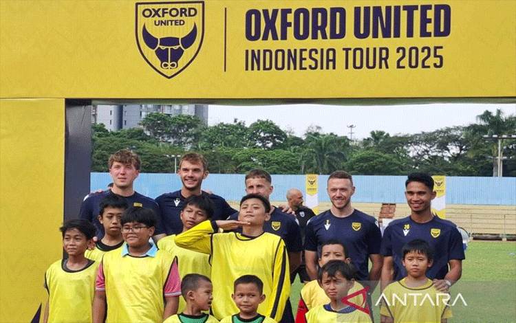 Marselino hingga Ole Romeny Turut Dalam Coaching Clinic Oxford United