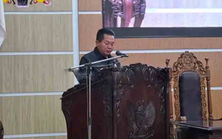 Bupati Sampaikan Tanggapan atas Pandangan Para Fraksi pada Rapat Paripurna ke-17 DPRD Kapuas