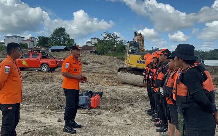 Basarnas Palangka Raya Terjunkan Tim Cari 3 Korban Kecelakaan Kapal di Sungai Barito Utara