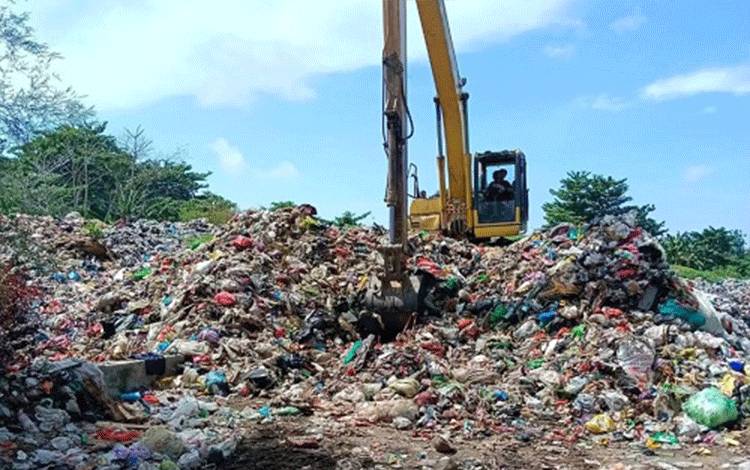 Pemkab Kotim Perbaiki Akses Jalan Menuju TPA untuk Lancarkan Pengangkutan Sampah