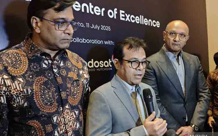 Wamenkomdigi: Kolaborasi dengan Swasta Penting untuk Perluas Adopsi AI
