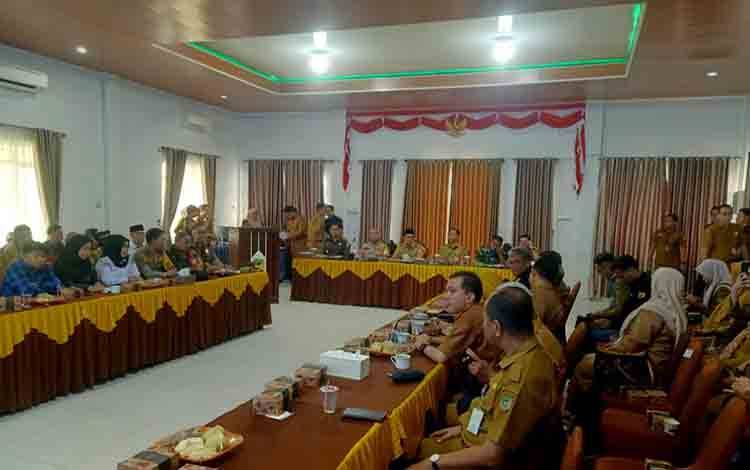 Plt Camat Teweh Tengah Paparkan Kesiapan PSU 6 Agustus 2025, 84 TPS Disiapkan untuk 42.980 Pemilih