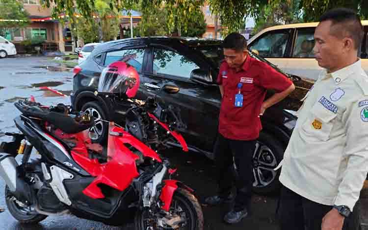 Pengendara ADV di Kapuas Luka Parah, Diduga Laka Tunggal Pasca-Hujan Deras