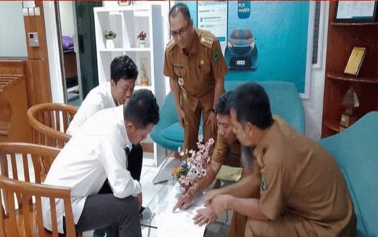 Camat Kapuas Hilir Ajukan Pemasangan Listrik untuk Sei Pasah