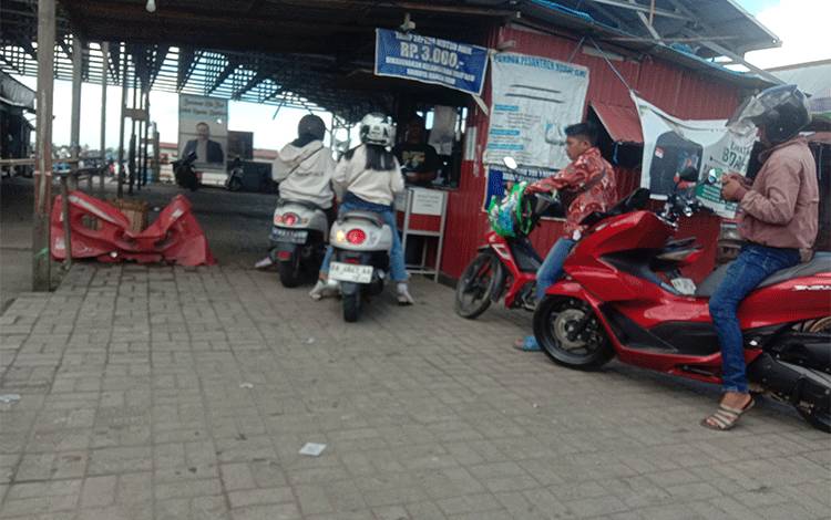 Warga Kuala Kapuas Pilih Jalur Penyeberangan Sungai ke Banjarmasin karena Efisien dan Nikmati Pemandangan