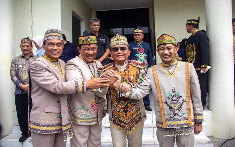 Agustiar Beri Sinyal ke Fairid Naparin dan Edy Pratowo jadi Ketua Golkar Kalteng