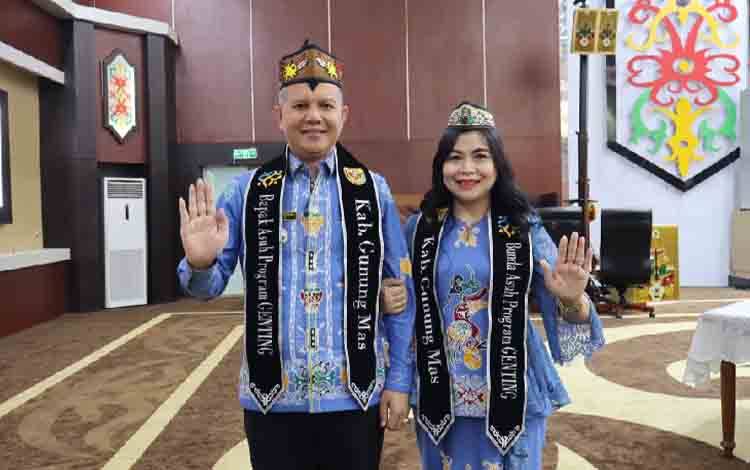 Bupati Gunung Mas Dikukuhkan sebagai Ayah GenRe dan Orangtua Asuh GENTING Gumas