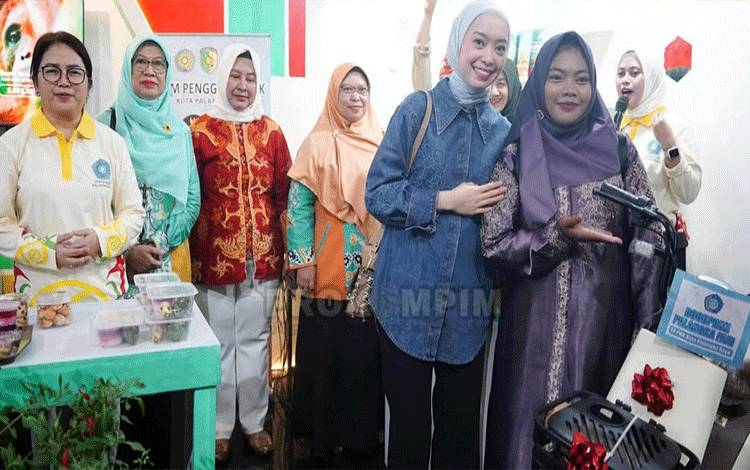 Ketua TP PKK Palangka Raya Apresiasi Peran Aktif UMKM dalam Keberhasilan Palangka Raya Fair