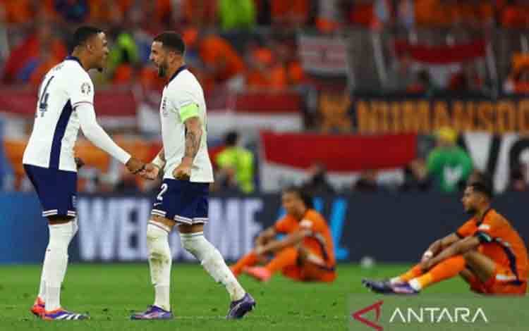 West Ham Rekrut Kyle Walker-Peters dari Southampton