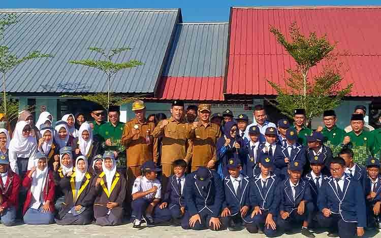 Bupati Sukamara Pimpin Apel Hari Perdana Sekolah di Perguruan Muhammadiyah