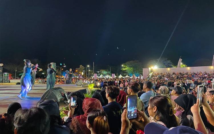 Huma Betang Night Hidupkan Kota Palangka Raya: Atraksi Budaya, Ruang Seniman, dan Hiburan Gratis untuk Rakyat