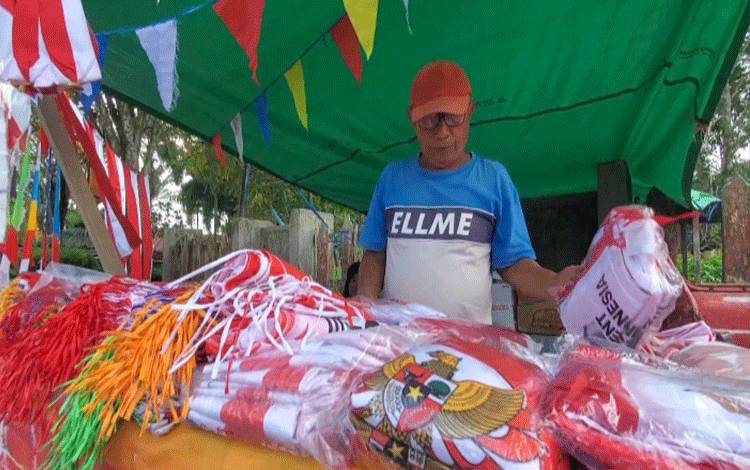 Sambut HUT RI ke-80 Pedagang Pernak Pernik Kemerdekaan di Sampit Mulai Bermunculan