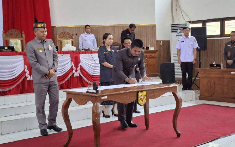 DPRD Gunung Mas TTD Kesepakatan Bersama dengan Kepala Daerah Tentang ini