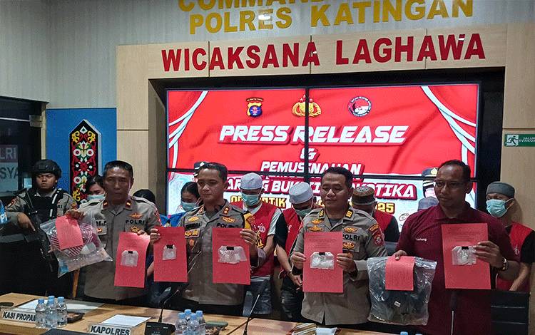 Polres Katingan Ungkap 5 Kasus Narkotika, 8 Tersangka Ditangkap