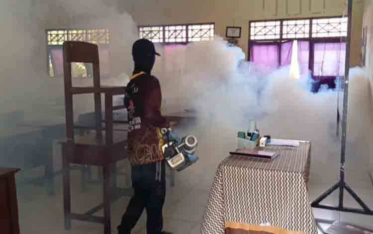Dinkes Kotim Lakukan Fogging Cegah Penyebaran DBD di Lingkungan Sekolah
