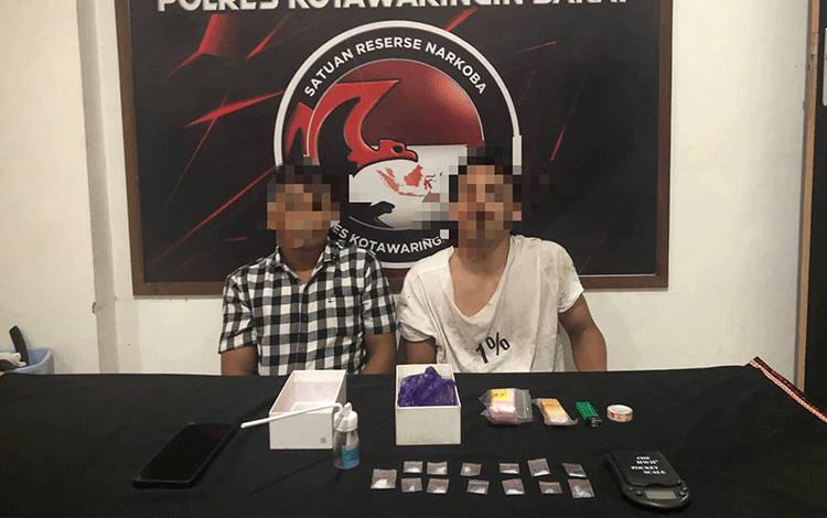 Dua Pengedar Sabu di Batu Belaman Kobar Diringkus, 13 Paket Disita