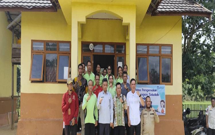 Wakil Bupati Katingan Tinjau Kerusakan SDN Tumbang Tanjung, Perbaikan Dianggarkan Tahun 2026