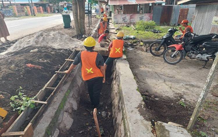 Wujudkan Pembangunan Berkelanjutan, DPUPR Palangka Raya Bangun Infrastruktur Jalan dan Drainase