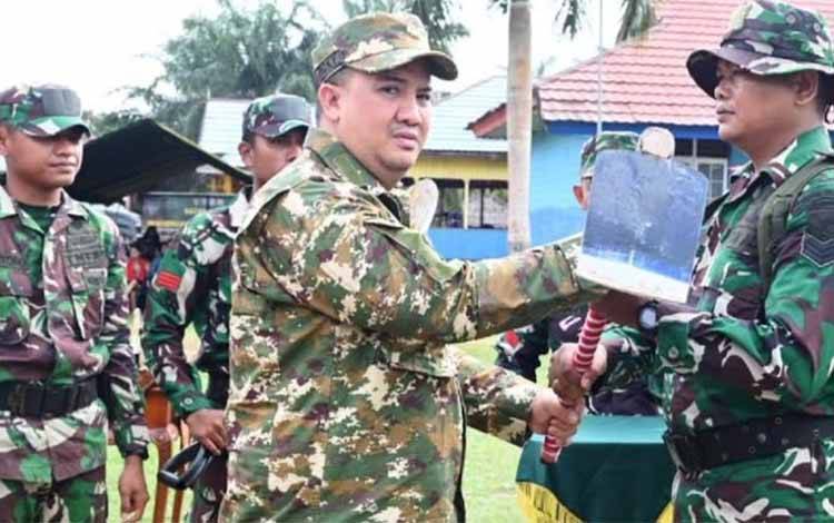 Bangun Semangat Gotong Royong Melalui TMMD di Lamandau