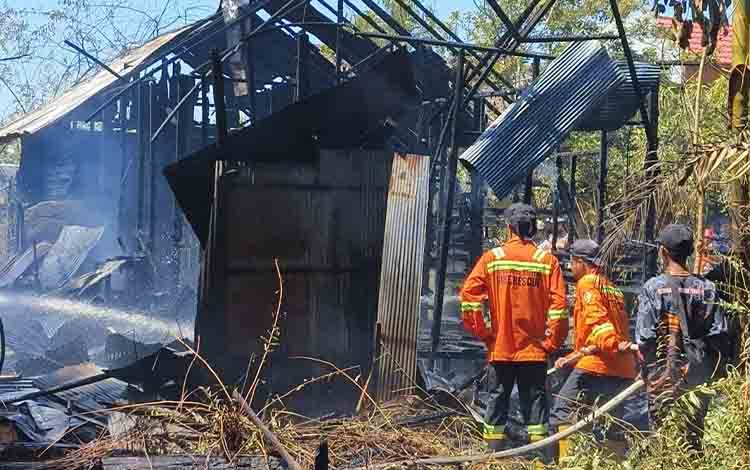 Kebakaran Hanguskan Rumah Kosong di Jalan Kecubung IV Palangka Raya