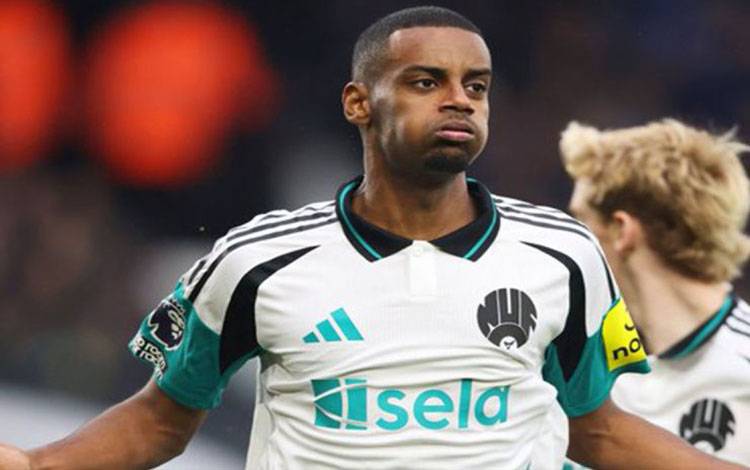 Penjelasan Pelatih Newcastle Terkait Transfer Isak